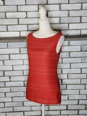 • Banana Republic Women's Sleeveless Tiered Lined Blouse Size Small Red